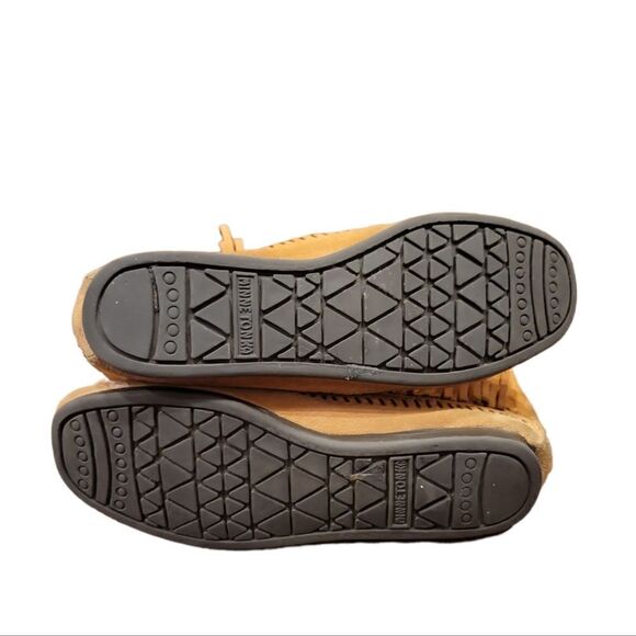 Minnetonka Moccasins 297T - Women's  Fringe Boot Bootie - Taupe Suede 5.5 - Picture 13 of 13